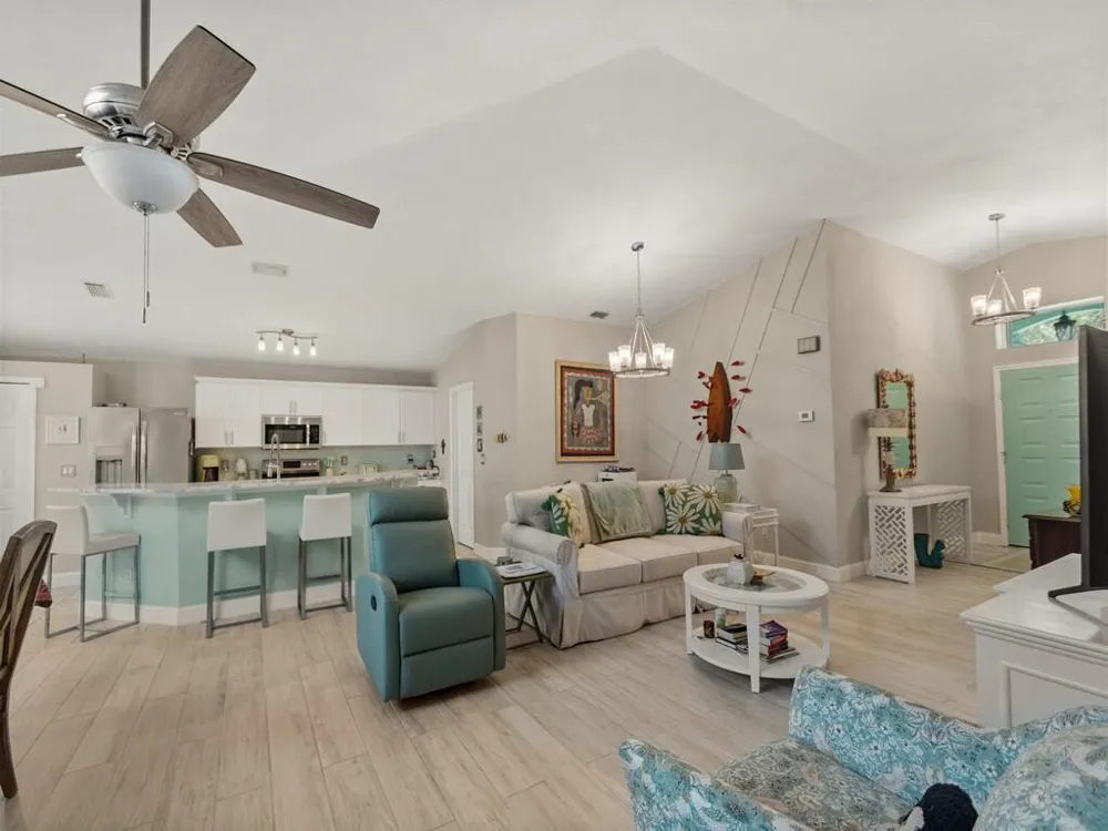 1007 E 13TH SQUARE Vero Beach, FL 32960