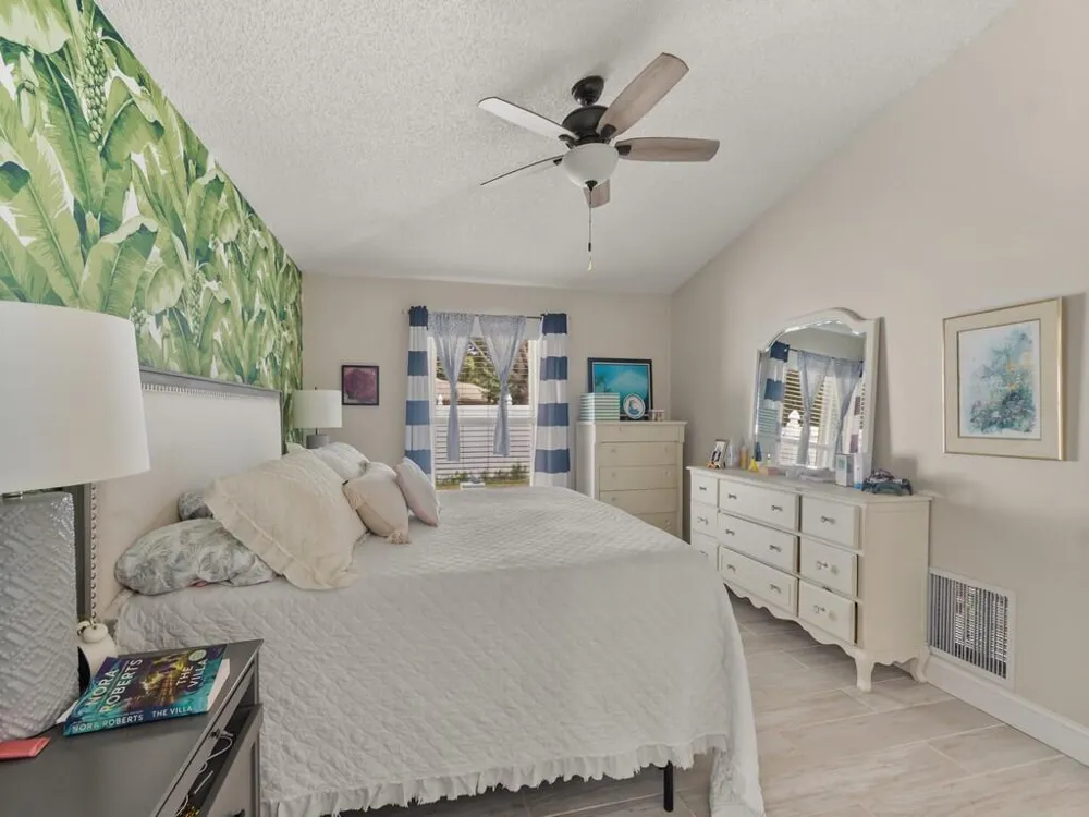 1007 E 13TH SQUARE Vero Beach, FL 32960