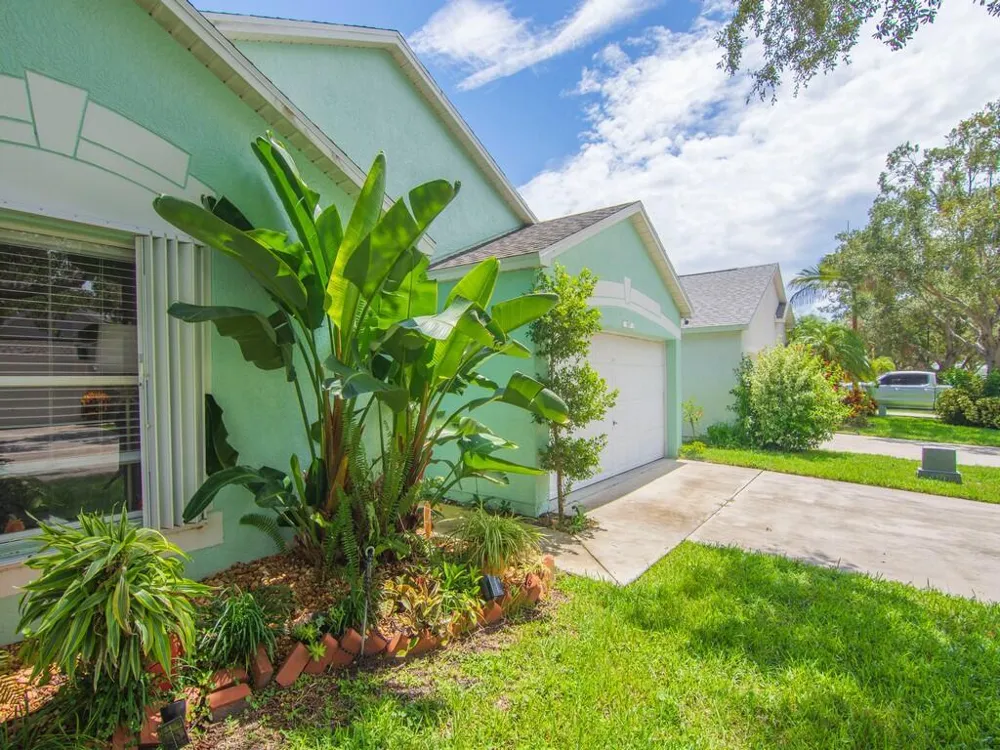 1007 E 13TH SQUARE Vero Beach, FL 32960