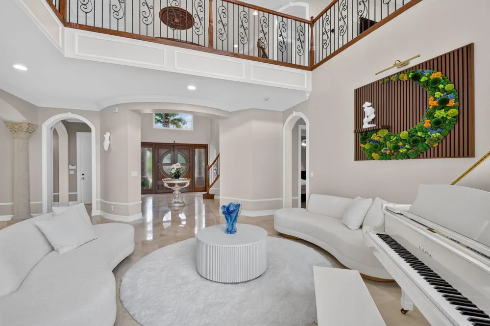 718 Edgebrook Lane West Palm Beach, FL 33411