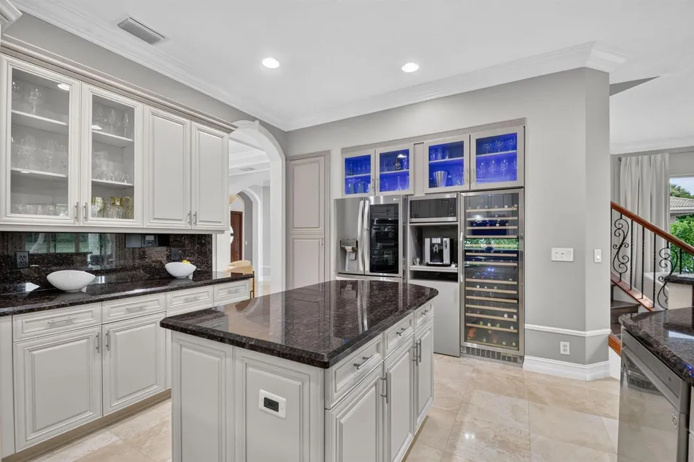 718 Edgebrook Lane West Palm Beach, FL 33411