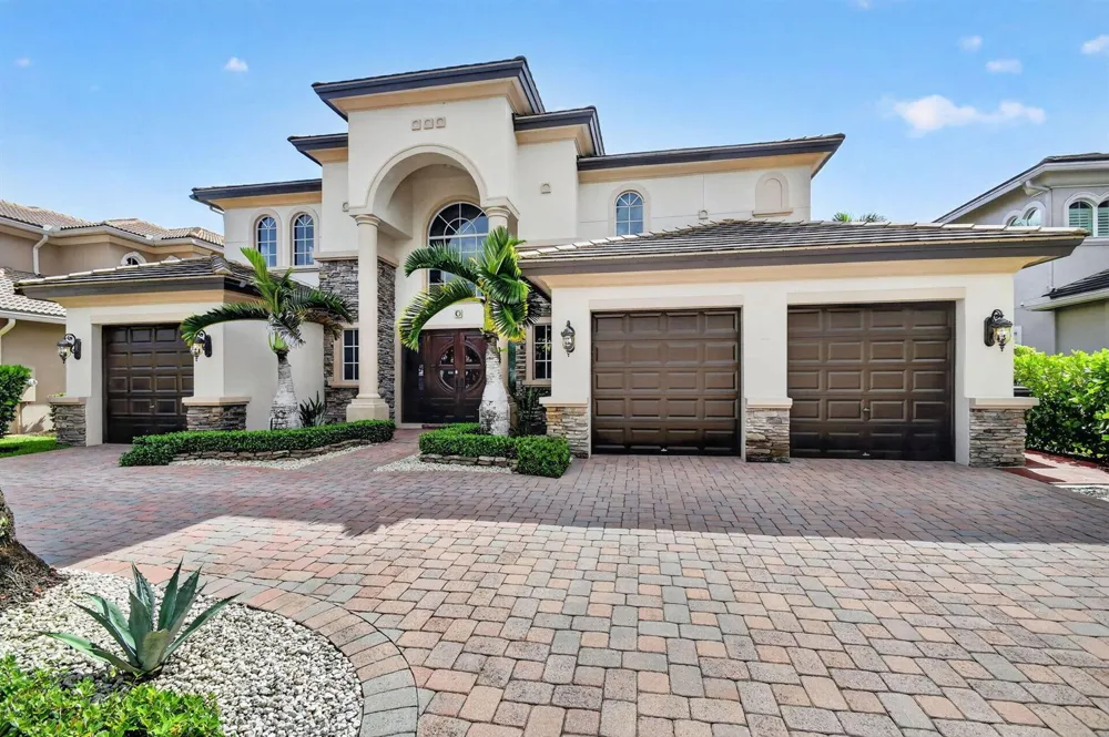 718 Edgebrook Lane West Palm Beach, FL 33411