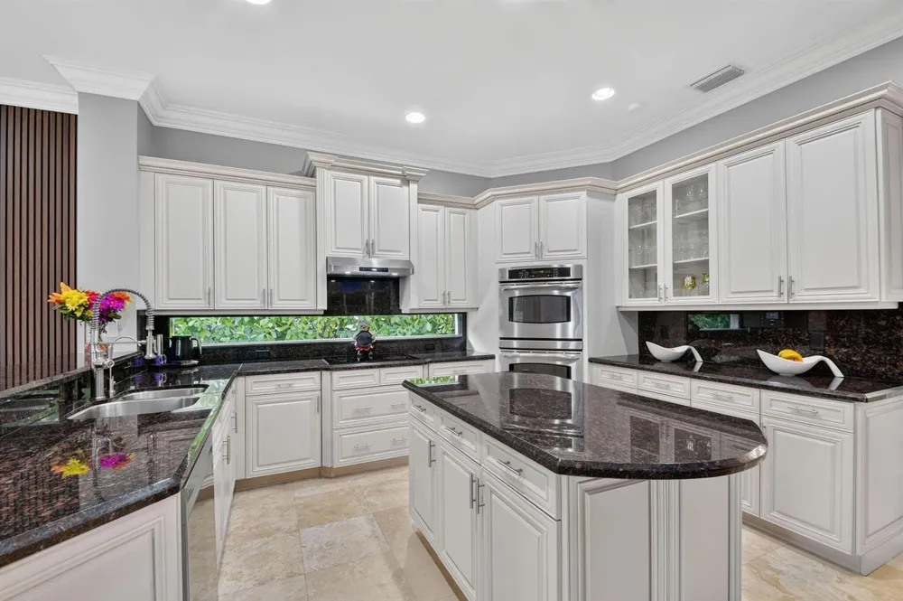 718 Edgebrook Lane West Palm Beach, FL 33411