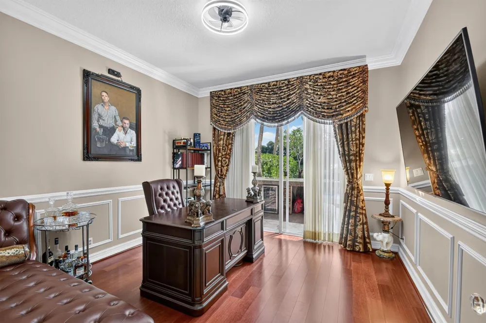 718 Edgebrook Lane West Palm Beach, FL 33411