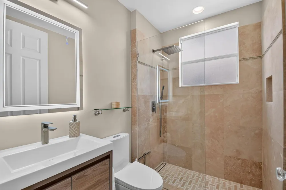 718 Edgebrook Lane West Palm Beach, FL 33411