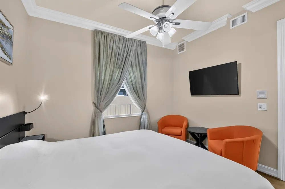 718 Edgebrook Lane West Palm Beach, FL 33411