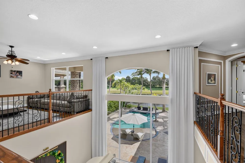 718 Edgebrook Lane West Palm Beach, FL 33411