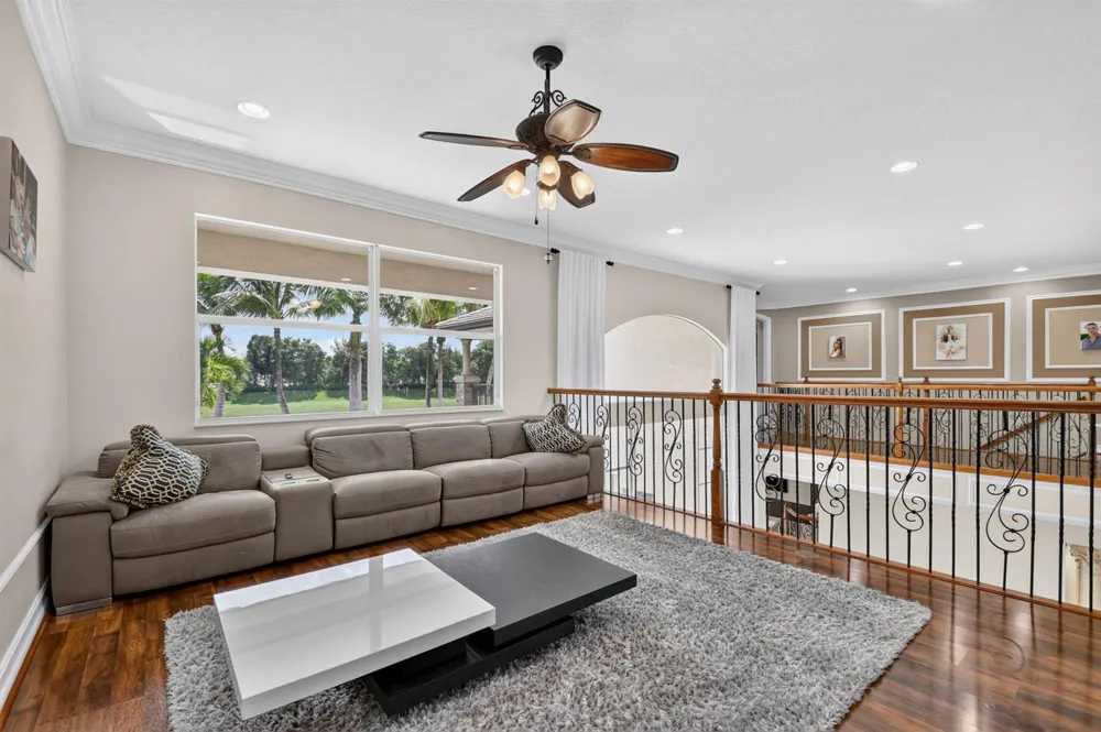 718 Edgebrook Lane West Palm Beach, FL 33411