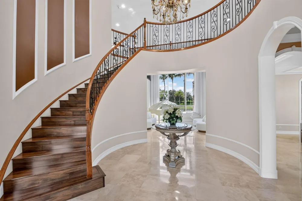 718 Edgebrook Lane West Palm Beach, FL 33411