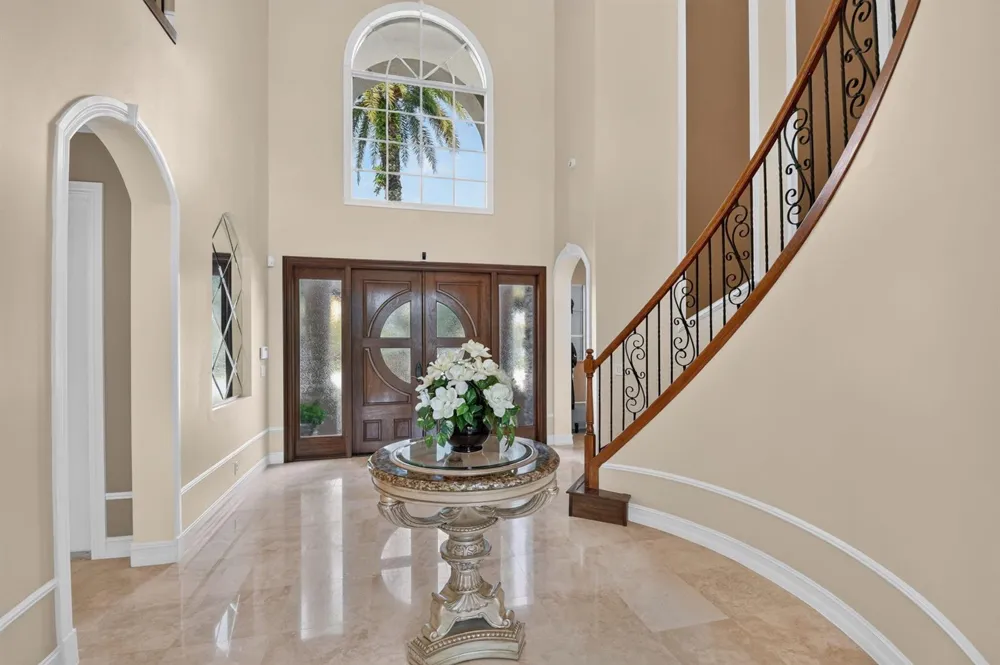 718 Edgebrook Lane West Palm Beach, FL 33411
