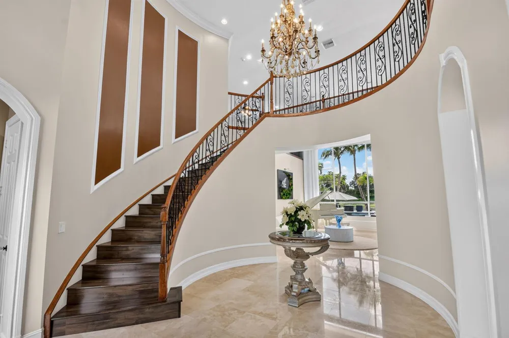 718 Edgebrook Lane West Palm Beach, FL 33411