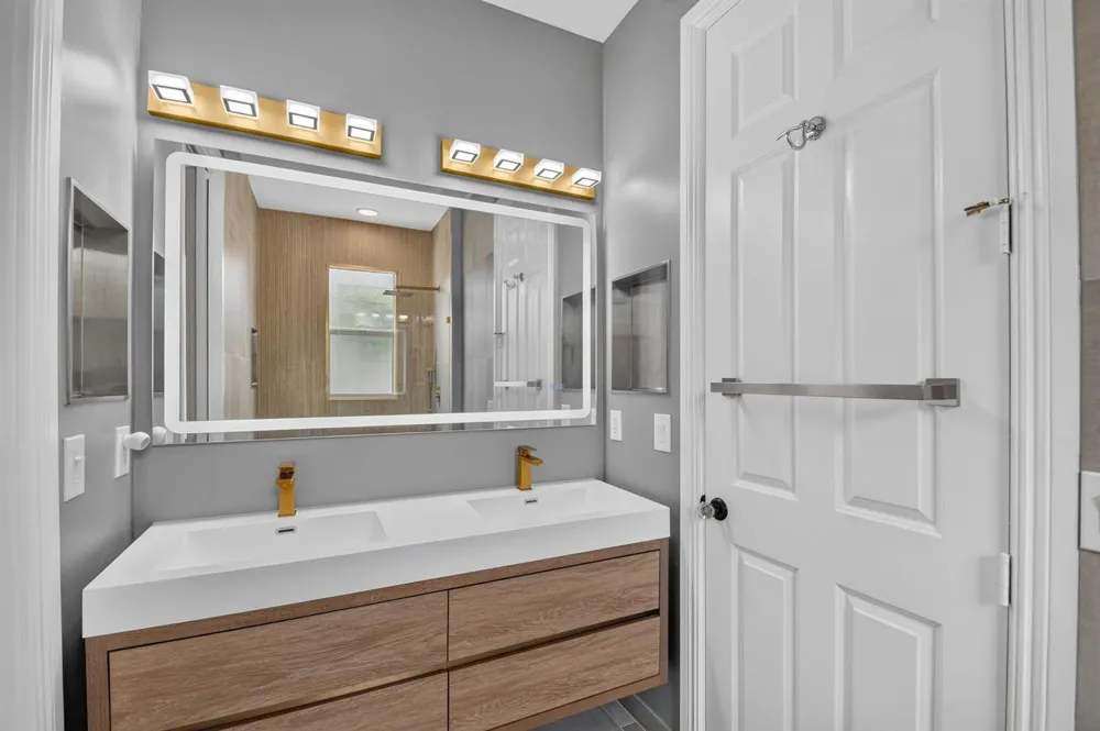 718 Edgebrook Lane West Palm Beach, FL 33411