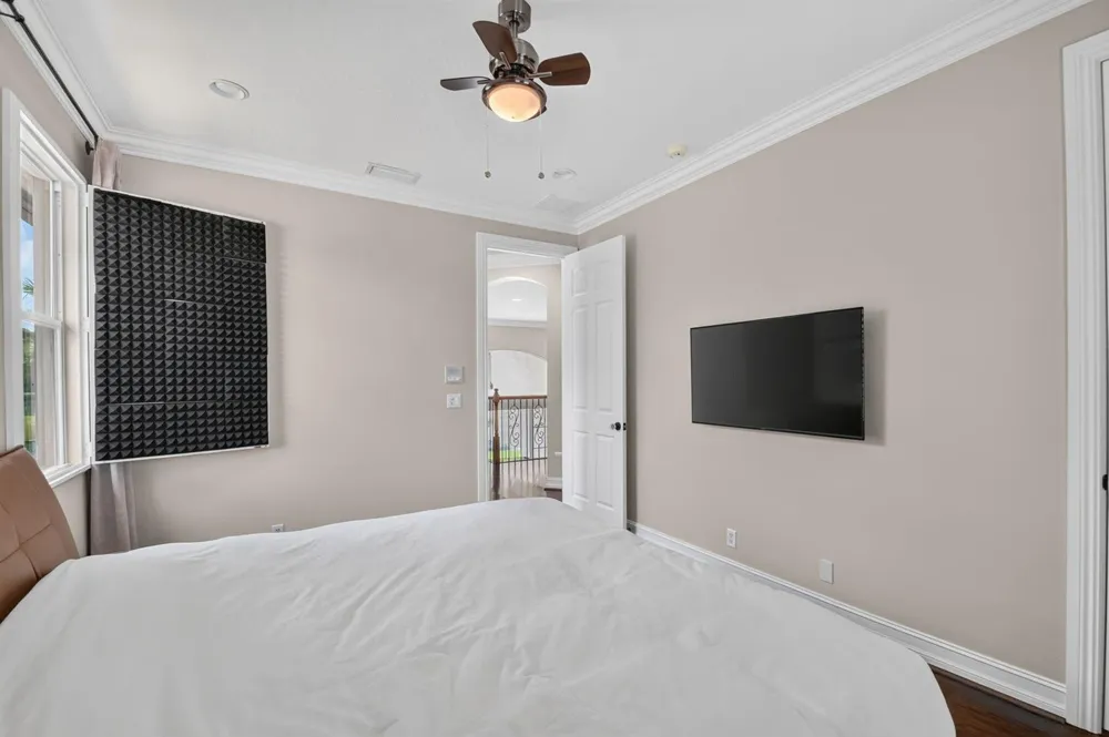 718 Edgebrook Lane West Palm Beach, FL 33411