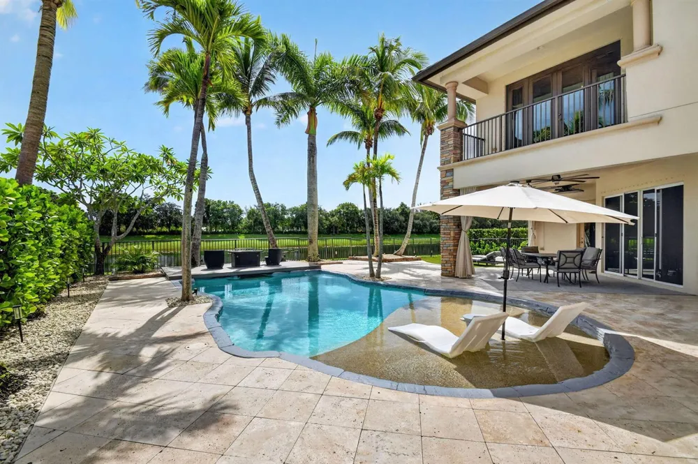 718 Edgebrook Lane West Palm Beach, FL 33411
