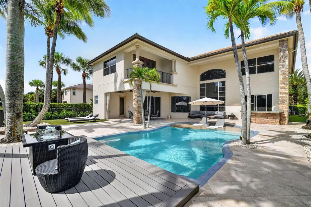 718 Edgebrook Lane West Palm Beach, FL 33411