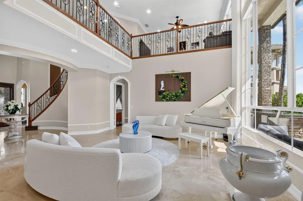 718 Edgebrook Lane West Palm Beach, FL 33411