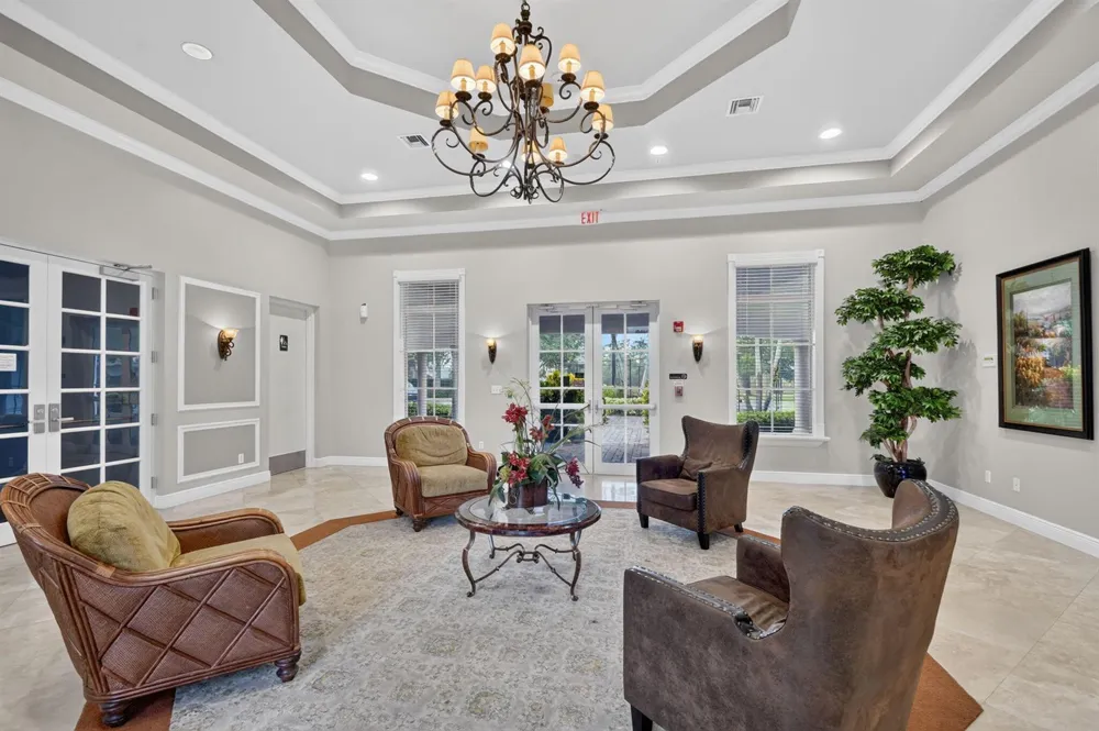 718 Edgebrook Lane West Palm Beach, FL 33411