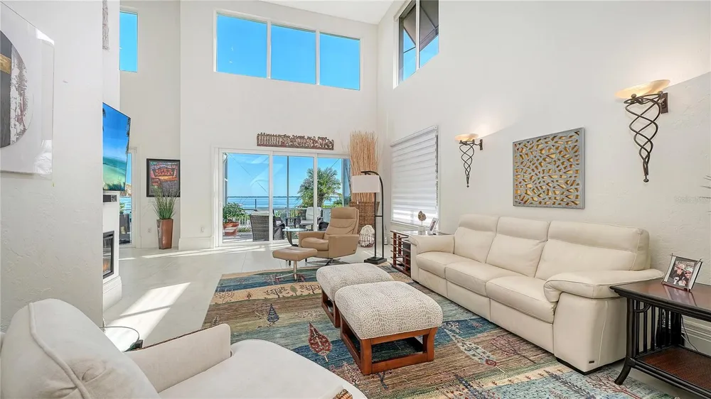 3530 MISTLETOE LANE Longboat Key, FL 34228