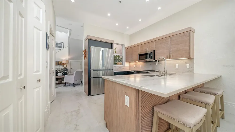 3530 MISTLETOE LANE Longboat Key, FL 34228