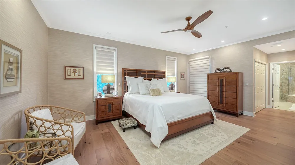 3530 MISTLETOE LANE Longboat Key, FL 34228