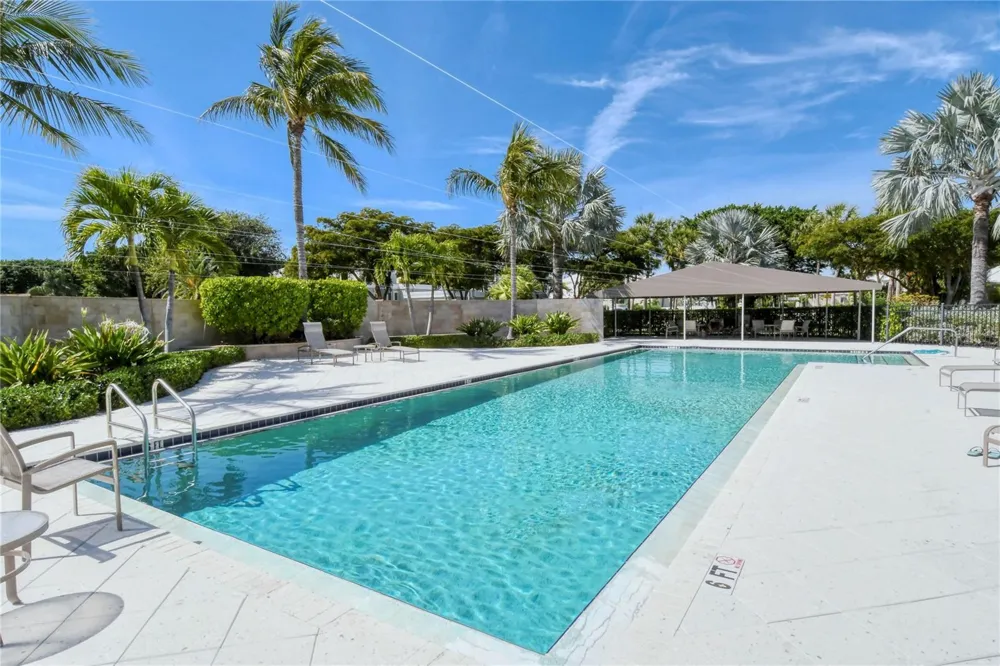 3530 MISTLETOE LANE Longboat Key, FL 34228