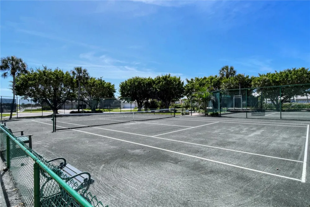 3530 MISTLETOE LANE Longboat Key, FL 34228