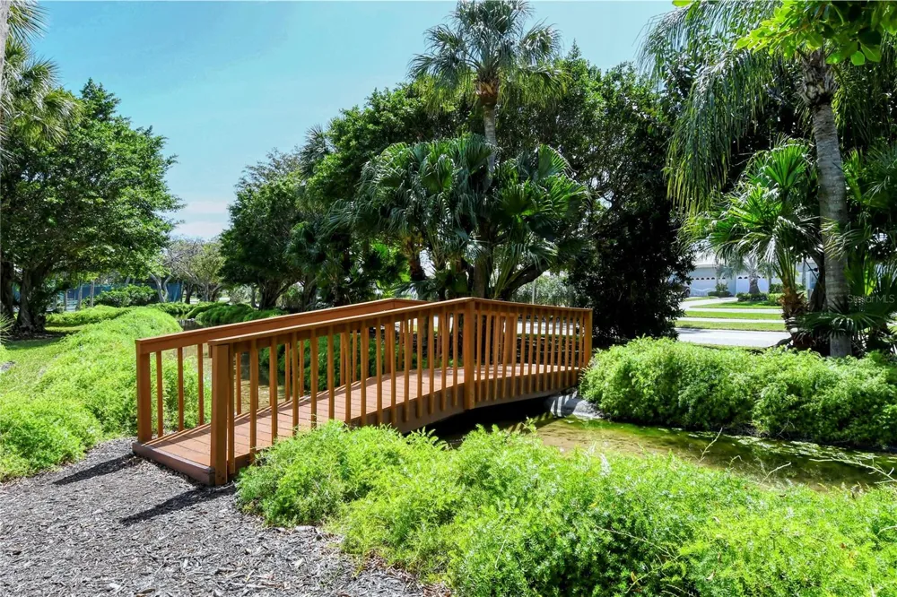 3530 MISTLETOE LANE Longboat Key, FL 34228