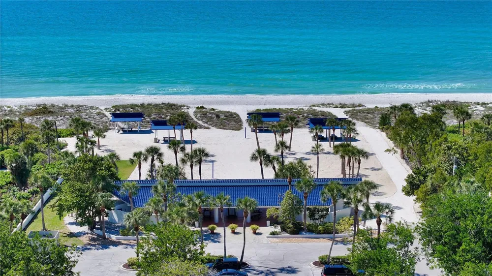 3530 MISTLETOE LANE Longboat Key, FL 34228