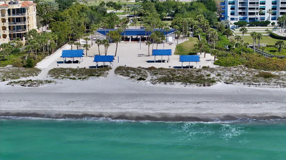 3530 MISTLETOE LANE Longboat Key, FL 34228