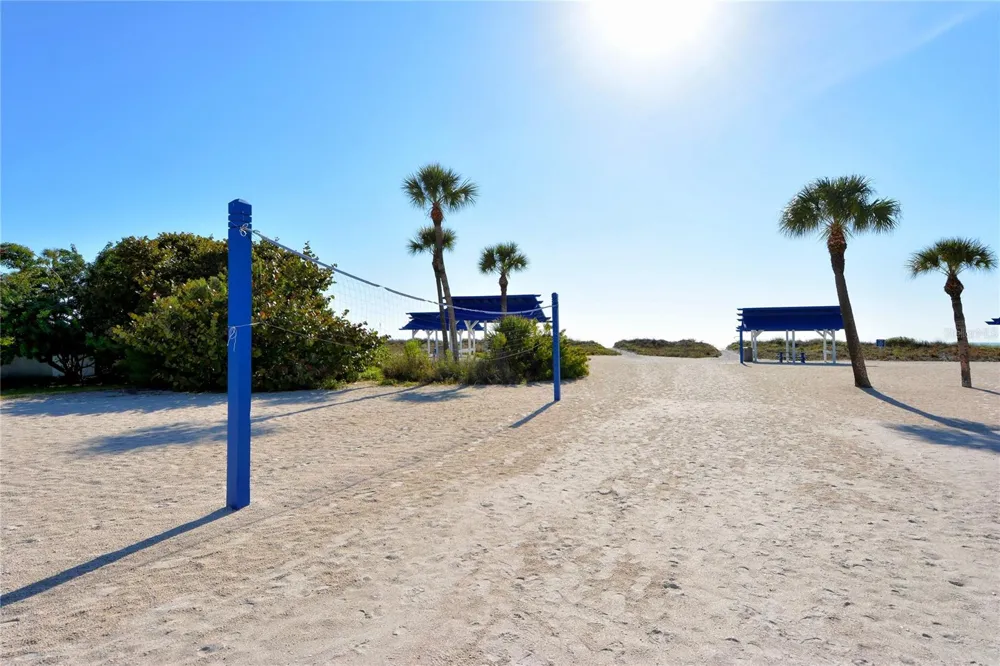 3530 MISTLETOE LANE Longboat Key, FL 34228