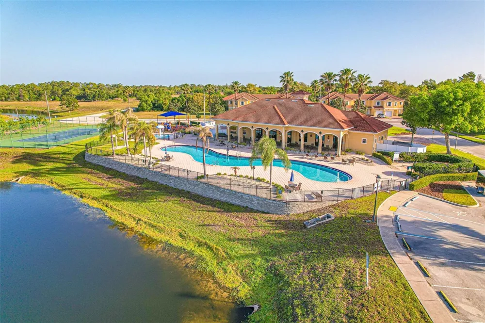 695 BAY LEAF DRIVE Poinciana, FL 34759