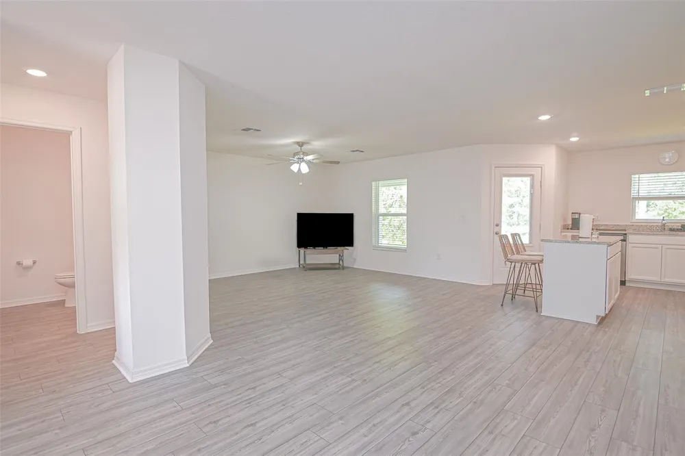 695 BAY LEAF DRIVE Poinciana, FL 34759