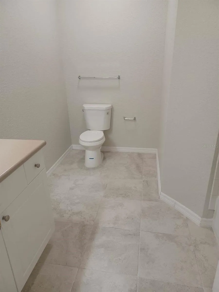 1502 MARSH COVE COURT #106 Tampa, FL 33619