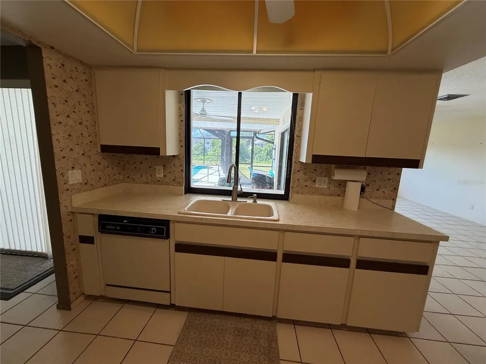 386 PINEVIEW DRIVE Venice, FL 34293