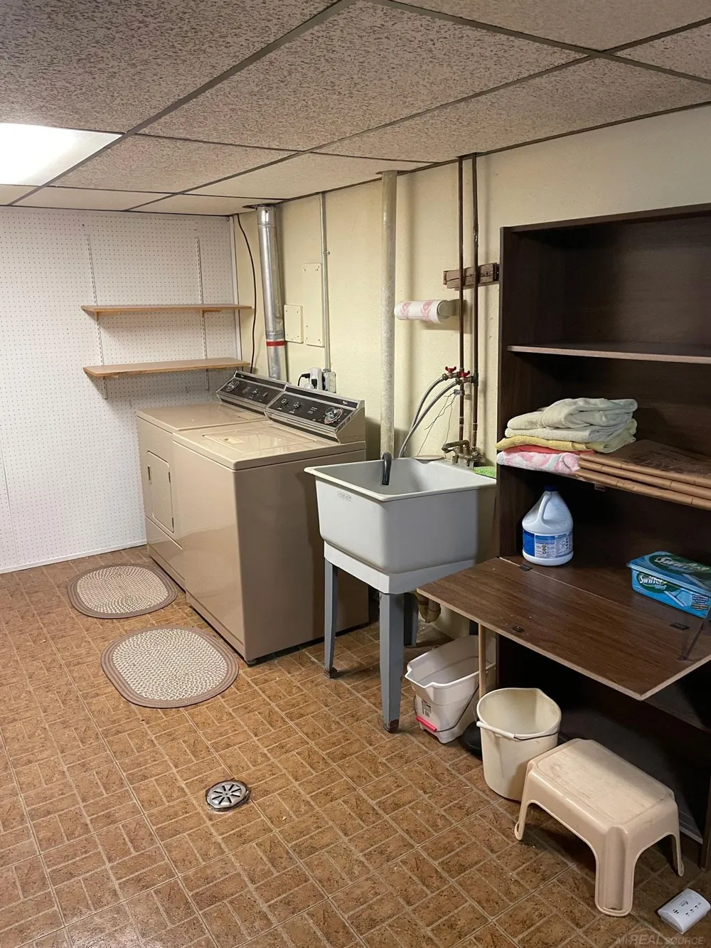 2684 Roundtree Drive Troy City, MI 48083