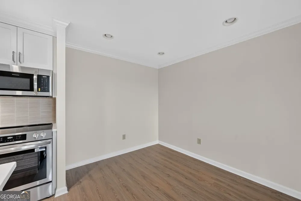 300 Johnson Ferry Rd, RD NE Sandy Springs, GA 30328