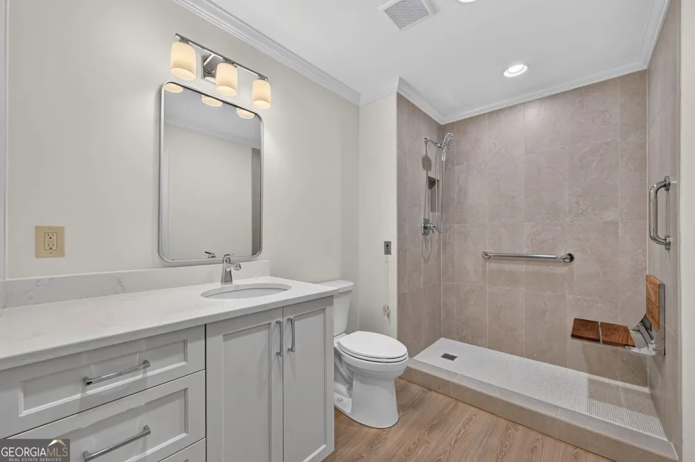 300 Johnson Ferry Rd, RD NE Sandy Springs, GA 30328