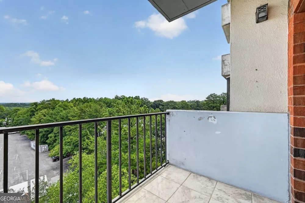 300 Johnson Ferry Rd, RD NE Sandy Springs, GA 30328