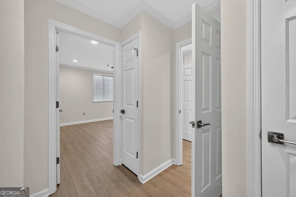 300 Johnson Ferry Rd, RD NE Sandy Springs, GA 30328