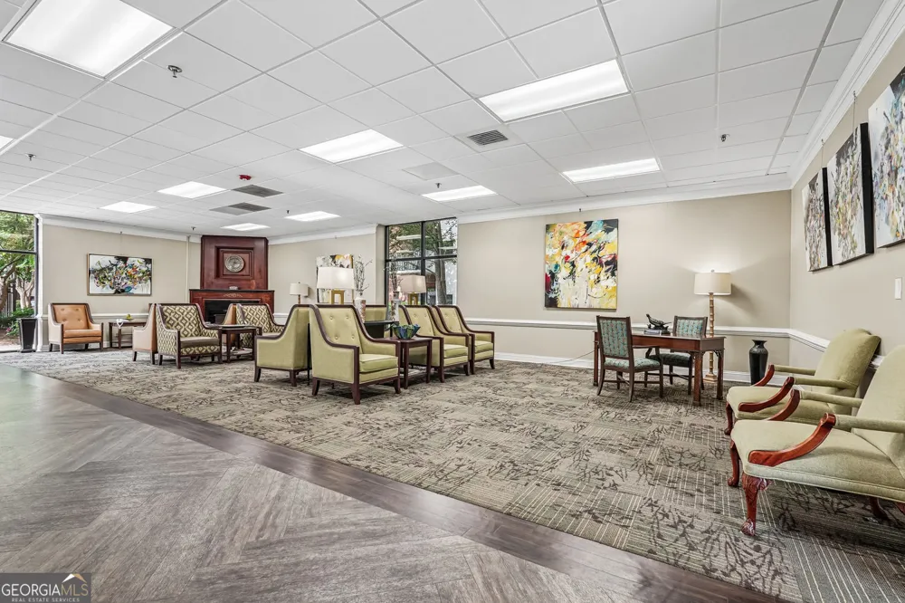 300 Johnson Ferry Rd, RD NE Sandy Springs, GA 30328