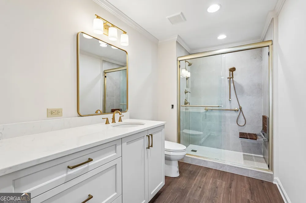 300 Johnson Ferry Rd, RD NE Sandy Springs, GA 30328