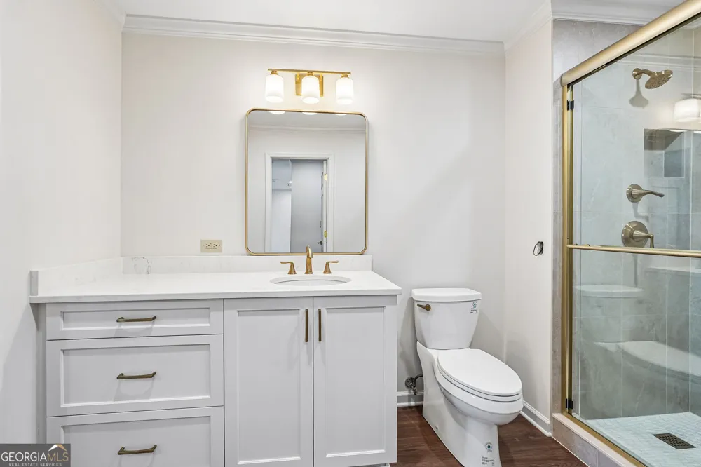 300 Johnson Ferry Rd, RD NE Sandy Springs, GA 30328