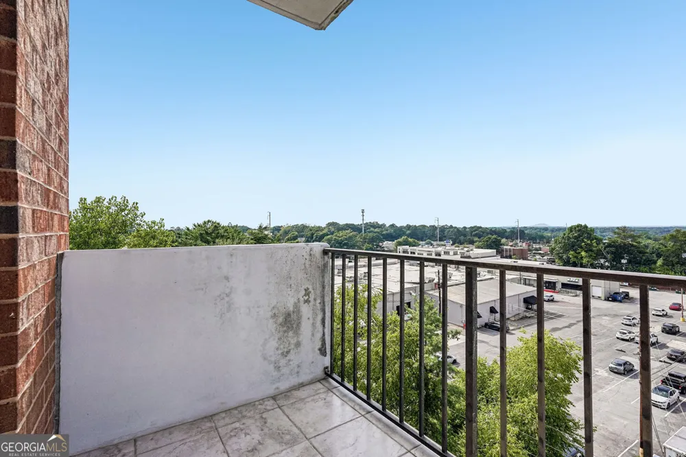 300 Johnson Ferry Rd, RD NE Sandy Springs, GA 30328