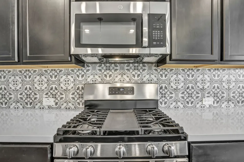 131 Adeline Road Hutto, TX 78634