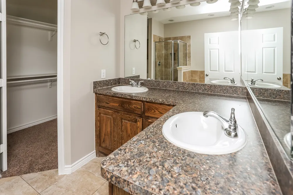 623 Hilton Drive Lancaster, TX 75146