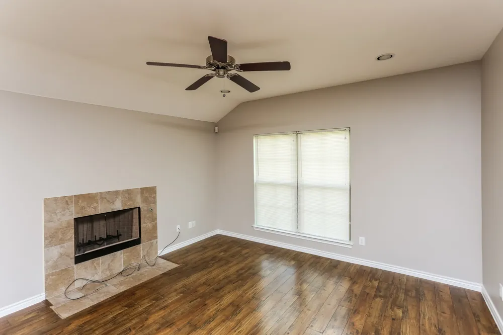 623 Hilton Drive Lancaster, TX 75146