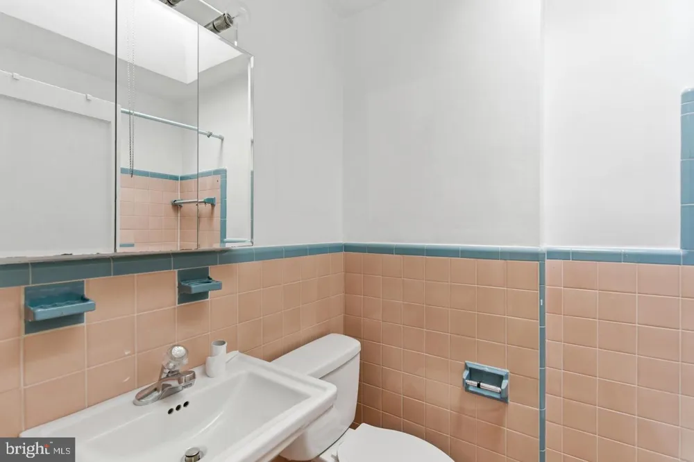 7020 KINDRED STREET Philadelphia, PA 19149