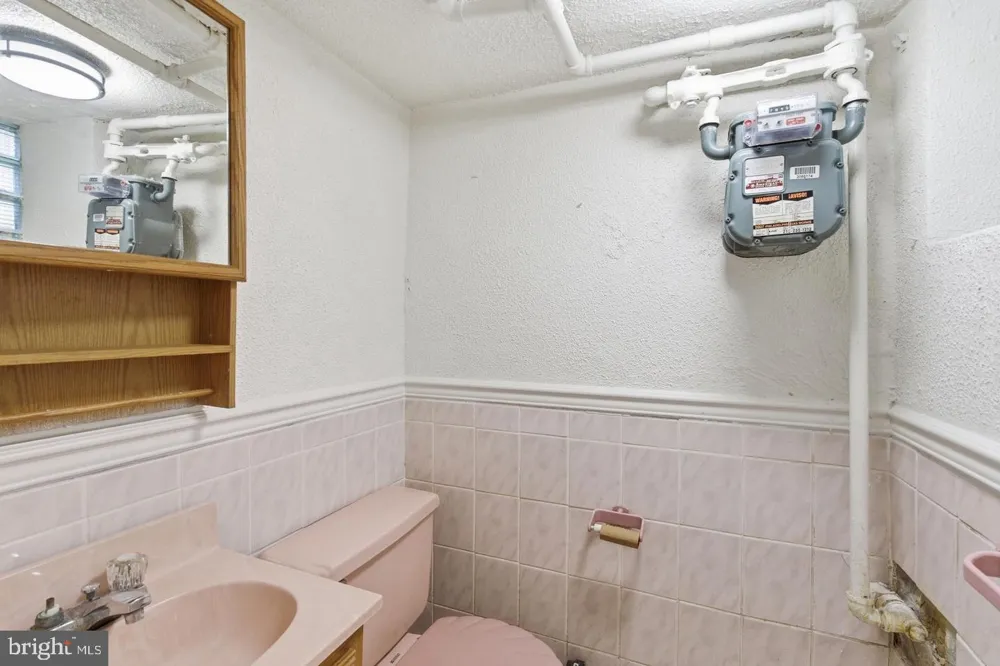 7020 KINDRED STREET Philadelphia, PA 19149