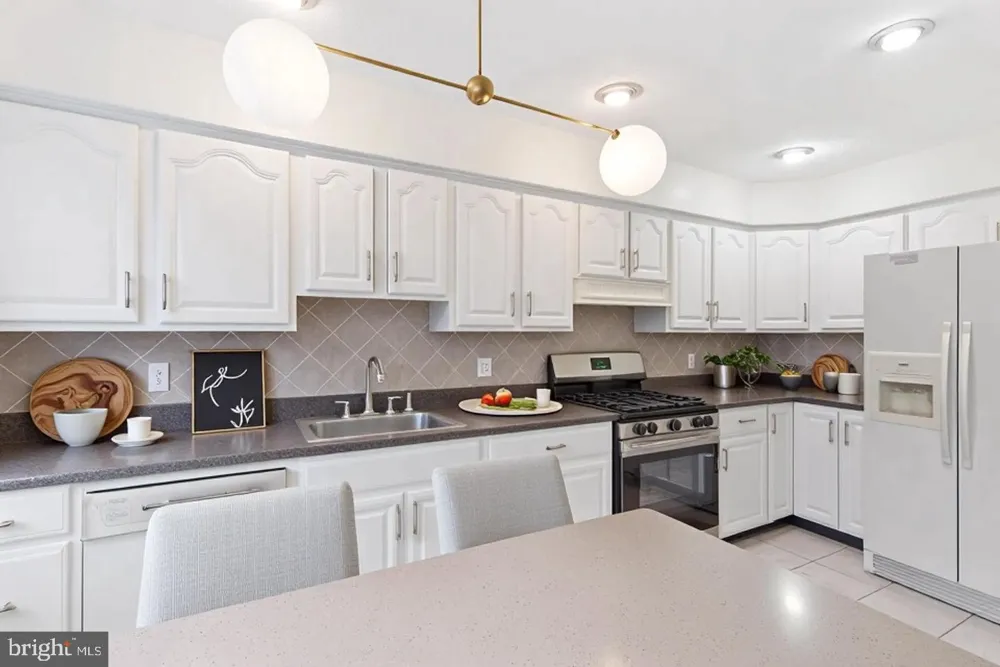 7020 KINDRED STREET Philadelphia, PA 19149