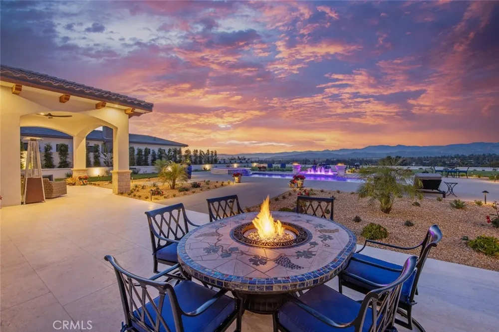 277 Crestview Avenue Camarillo, CA 93010